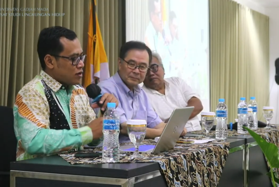 Webinar Urun Rembug "Manusia dan Lingkungan": Ancaman Krisis Ekologi di Sebayang Pembangunan